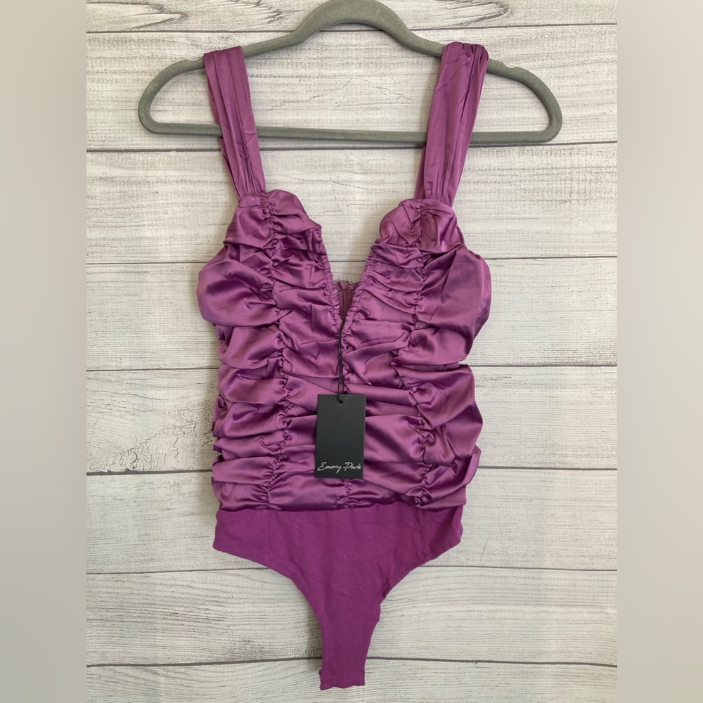 Emory Park | NWT Women’s Sleeveless Ruched Bodysuit - Picture 3 of 9